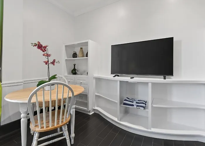 Orchid Suites - Historic Palm Beach Hotel Condominium